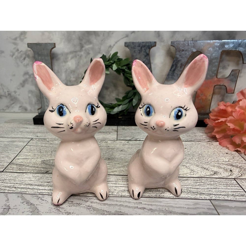 Vintage '60s Set of 2‎ Pink Blue Eyes 4.5" Ceramic Easter Bunny Rabbit Figurines